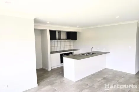 10 North Lakes Cct, Burrum Heads, QLD 4659