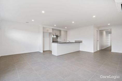 Property photo of 4 Blackscroft Road Thornhill Park VIC 3335