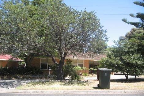 1 Hampshire Cres, Valley View, SA 5093