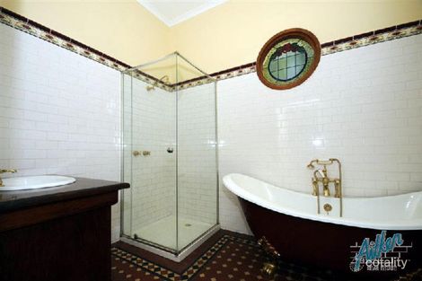 Property photo of 90 Haughton Road Oakleigh VIC 3166