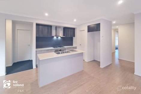 Property photo of 4 Wimbledon Boulevard Strathtulloh VIC 3338