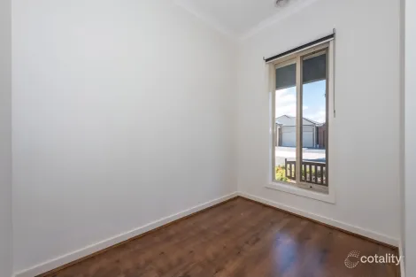 Property photo of 11 Lismore Road Point Cook VIC 3030