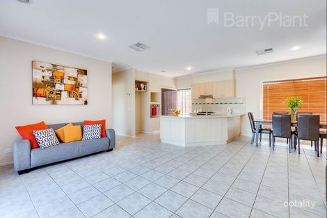 Property photo of 23 Higgs Circuit Sunbury VIC 3429