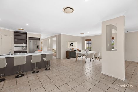 Property photo of 7 Parkside Place Forest Lake QLD 4078