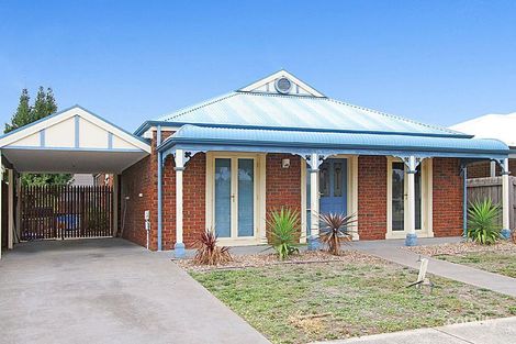 8 Xavier Way, South Morang, VIC 3752