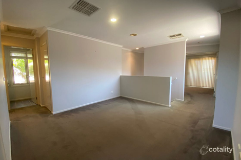 Property photo of 10 Cayley Court Keysborough VIC 3173