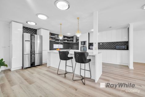 Property photo of 2 Clarinda Drive Narre Warren VIC 3805