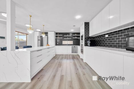 Property photo of 2 Clarinda Drive Narre Warren VIC 3805