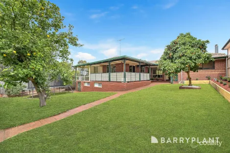 Property photo of 24 Glendale Crescent Berwick VIC 3806