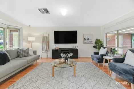 Property photo of 24 Glendale Crescent Berwick VIC 3806