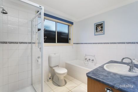 Property photo of 14 Newhaven Drive Berwick VIC 3806