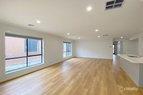 Property photo of 41 Tangelo Street Mickleham VIC 3064