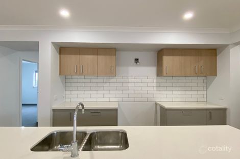 Property photo of 41 Tangelo Street Mickleham VIC 3064