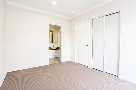 Property photo of 1/4 Central Terrace Beckenham WA 6107