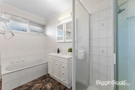 Property photo of 17 Bruce Street Bulleen VIC 3105