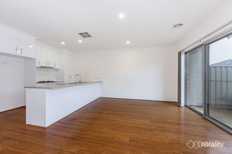 Property photo of 8A Bowerbird Place Truganina VIC 3029