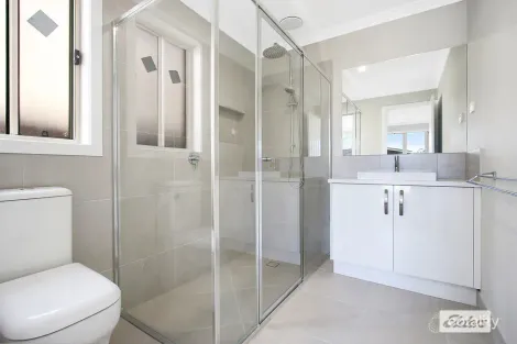 Property photo of 12 Throssell Crescent Wodonga VIC 3690