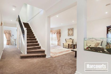 Property photo of 5 Majestic Boulevard Cranbourne VIC 3977