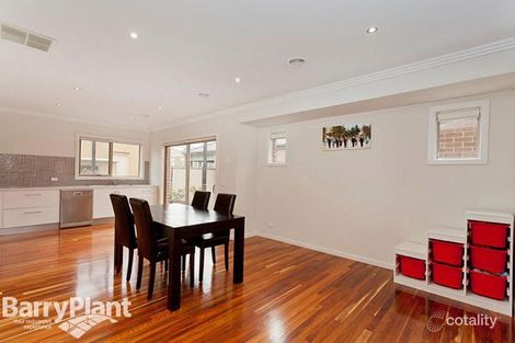 Property photo of 2/19 Hemsley Promenade Point Cook VIC 3030