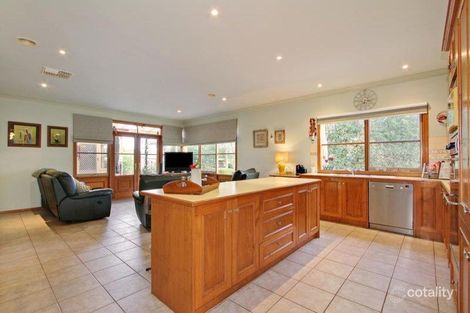 Property photo of 10 Oxford Rise Bayswater VIC 3153