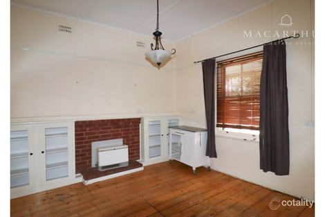 52 Bourke St, Turvey Park, NSW 2650