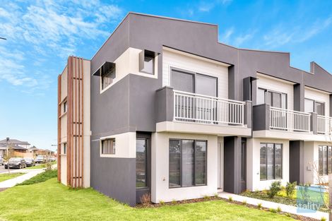 2 Moon Cres, Deanside, VIC 3336