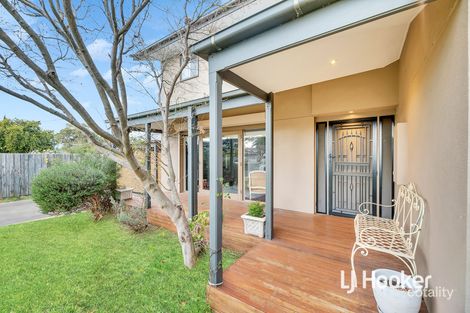 Property photo of 3 Dorset Place Melton West VIC 3337