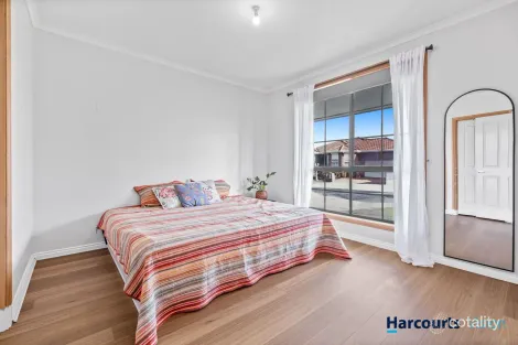 Property photo of 8A Yallop Court Keilor East VIC 3033
