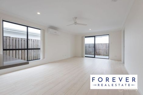 Property photo of 8 Summit Place Pimpama QLD 4209