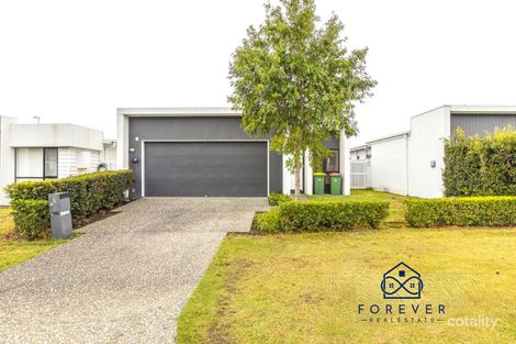 Property photo of 8 Summit Place Pimpama QLD 4209