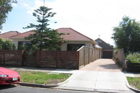 27 Carmen St, Newport, VIC 3015