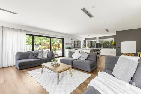 Property photo of 4 Lacombe Boulevard Doreen VIC 3754