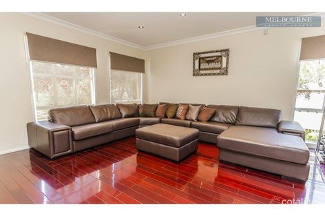 Property photo of 20 Phoenix Court Roxburgh Park VIC 3064