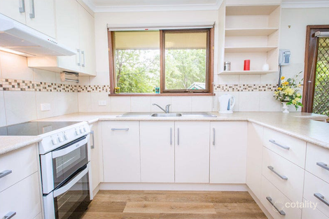 Property photo of 34 Aruma Crescent Springdale Heights NSW 2641