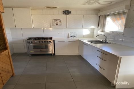 Property photo of 15 Louis Street Doveton VIC 3177