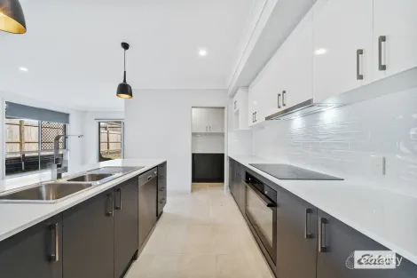 Property photo of 32 Hydrangea Avenue Redland Bay QLD 4165