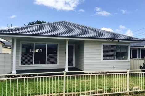 Property photo of 8 Elsdon Street Redhead NSW 2290