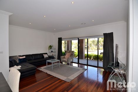 Property photo of 8 Shearwater Court Cairnlea VIC 3023