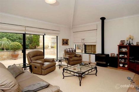 Property photo of 4 Ballygriffin Court Mosman Park WA 6012