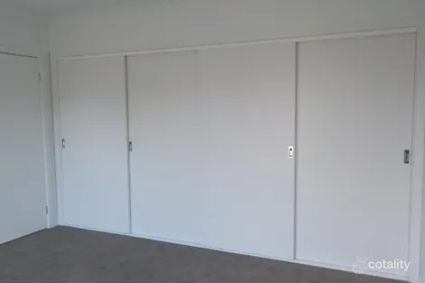 Property photo of 2 Central Park Court Ballan VIC 3342