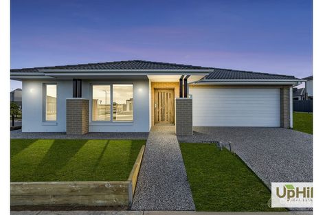 1 Clelland Way, Clyde North, VIC 3978