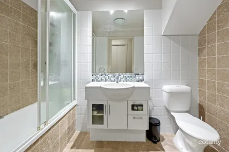 Property photo of 1001/1 The Cove Crescent Carrara QLD 4211