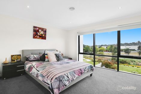 Property photo of 35 Belsay Chase Chirnside Park VIC 3116