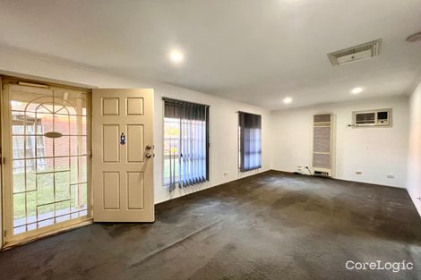 Property photo of 28 Thames Boulevard Werribee VIC 3030