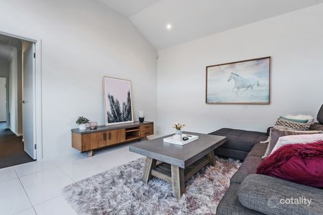 Property photo of 39 Burrora Way Craigieburn VIC 3064