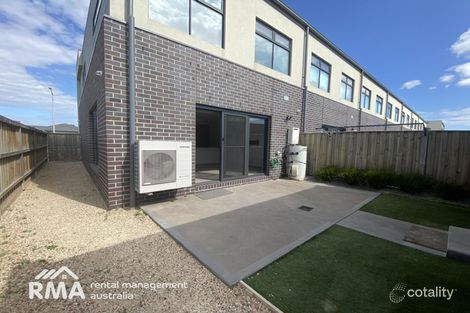 Property photo of 74 Treeve Parkway Werribee VIC 3030