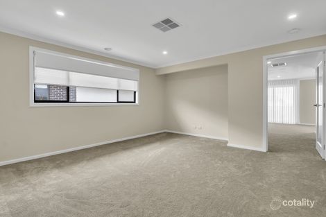 Property photo of 19 Pendower Way Werribee VIC 3030