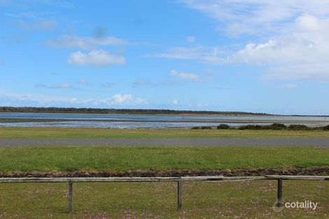 Property photo of 6 Beach Drive McLoughlins Beach VIC 3874