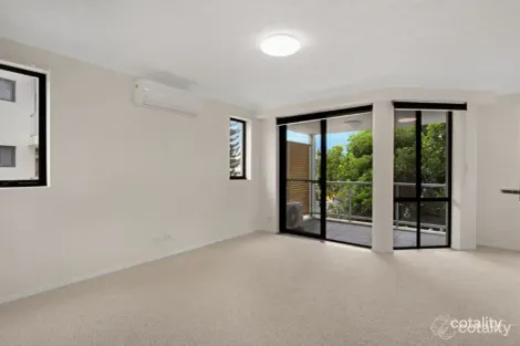 Property photo of 23/6 Fifth Avenue Burleigh Heads QLD 4220