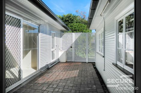 Property photo of 35 Raglan Street St Lucia QLD 4067